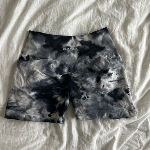 AUROLA dream tie dye shorts